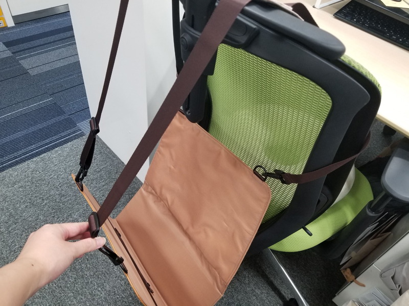 まずベルトの長さを調整。長めに出して後で調整するとやりやすかった