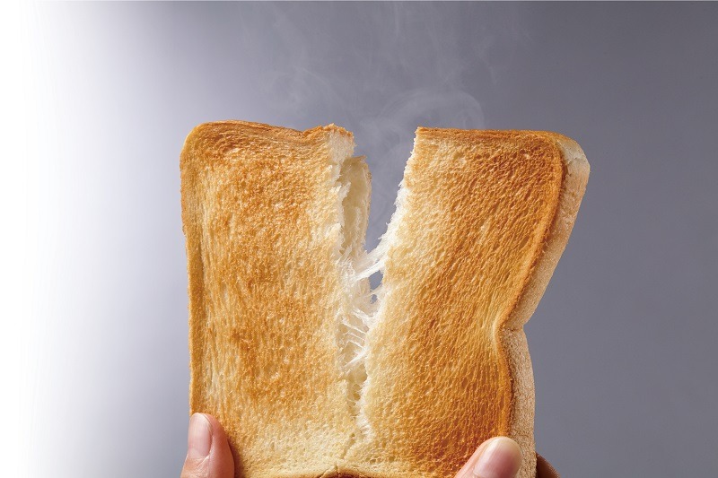 「エコ煮込み」メニューや簡易スチーム機能を搭載。トーストも外はサクサク、中はしっとりとした仕上がりになるという