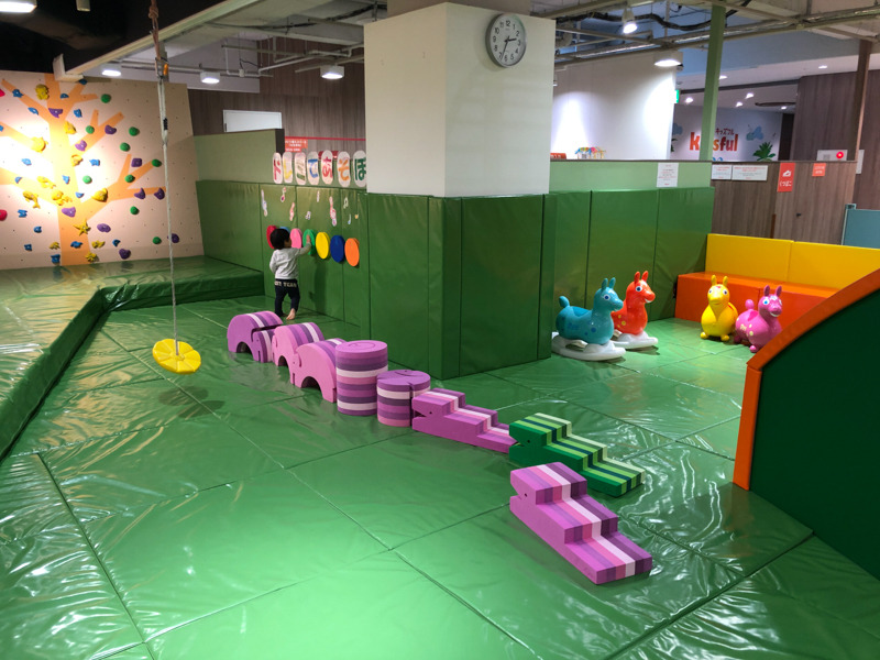 押すとドレミの音が鳴るものとか