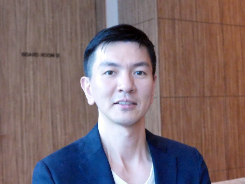 井戸 義経氏には、Tang氏の言葉を笑顔で翻訳いただいた