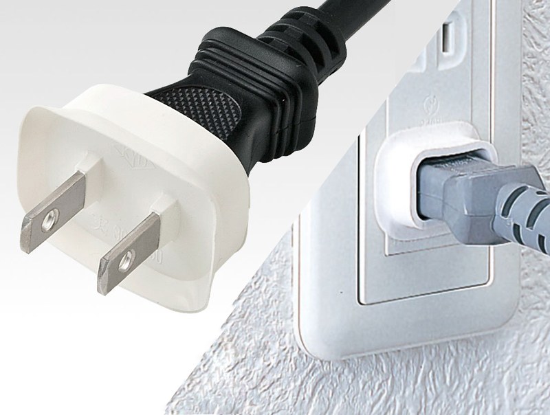 コンセント・タップの電源差込口と、電源プラグの間に取り付ける