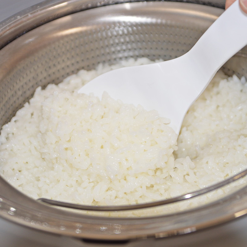 普段通りにお米を炊くだけで、従来品を上回る糖質35％カットを実現