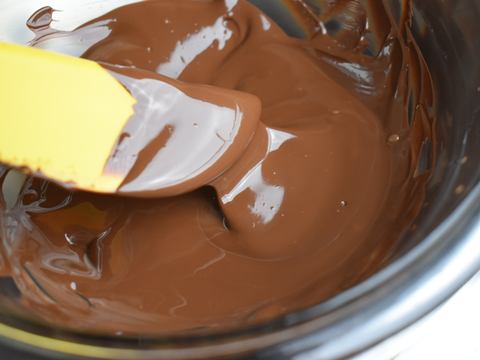 調理の下処理バレンタインに欠かせない チョコレートの湯せん 溶かし方のコツ 家電 Watch