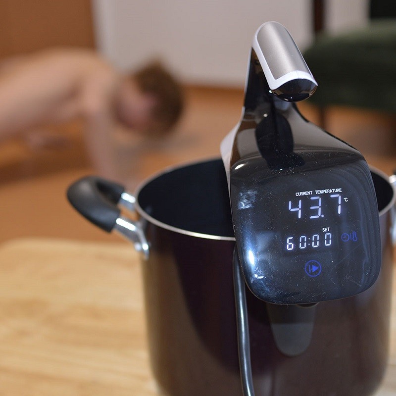 温度は25℃～99.9℃に、時間は1分～99時間59分に設定できる