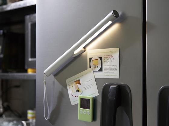 冷蔵庫のドアに貼り付けて使うことも可能