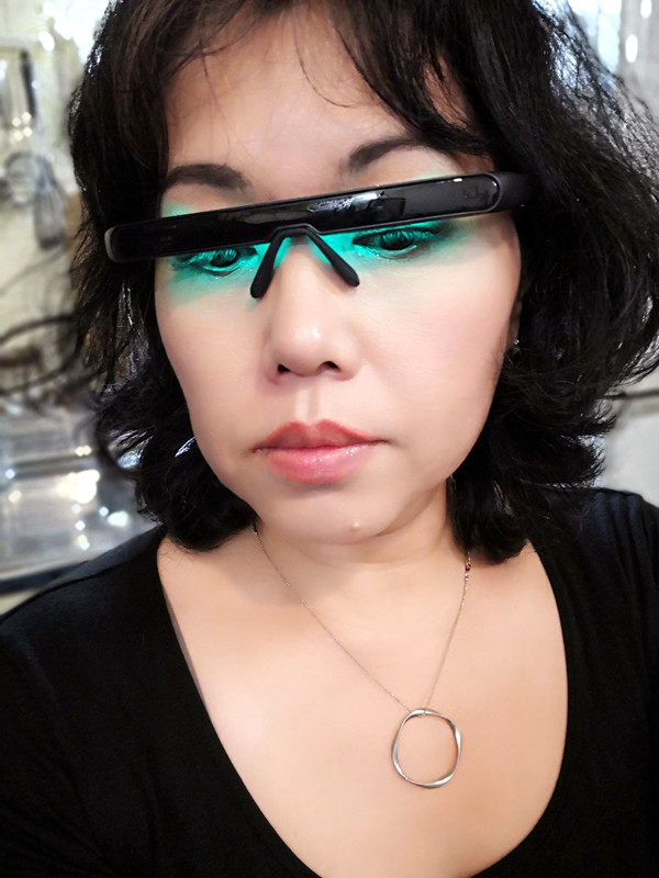 かけてるところ。みんなにびっくりされます