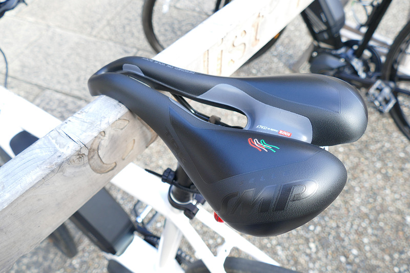 セッレSMPのサドルを標準で搭載