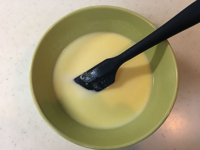 200mlの牛乳がきれいに混ざったら再び600Wのレンジで2分加熱する