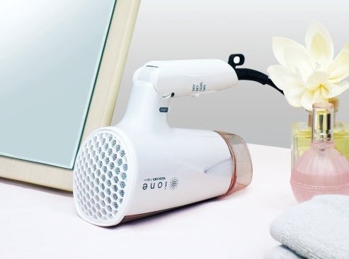 狭いスペースでもすっきり収納できる「マイナスイオンヘアードライヤー TID430」