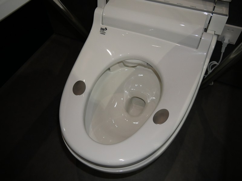 便座の部分にセンサーが埋め込まれている