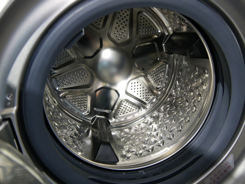 ドラムの内部のデザインも自動車のホイールを感じさせる