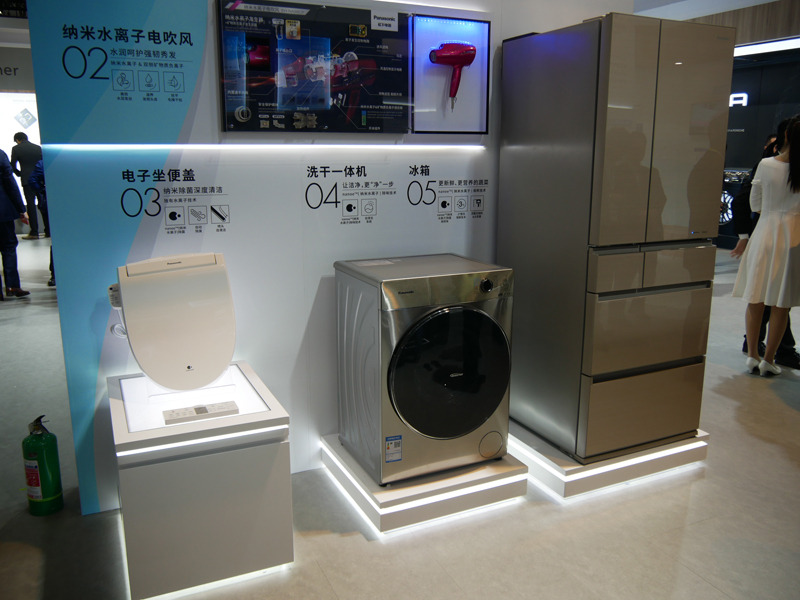 空気清浄機をはじめとするナノイー搭載製品を積極的に紹介