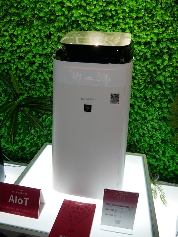 中国市場向け専用モデルを展示