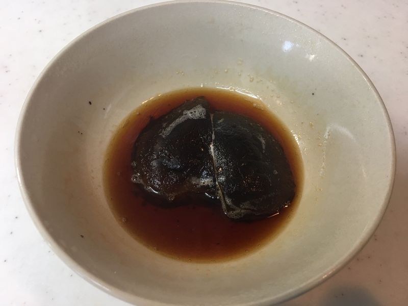 甘辛い味付けのしいたけが出来上がる