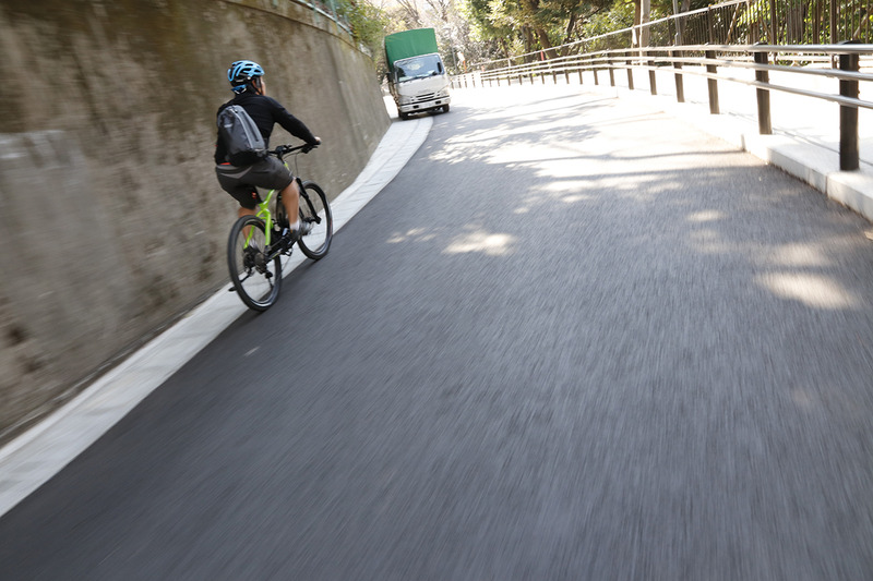 裏道を使った自転車通勤のネックとなるのが急な上り坂