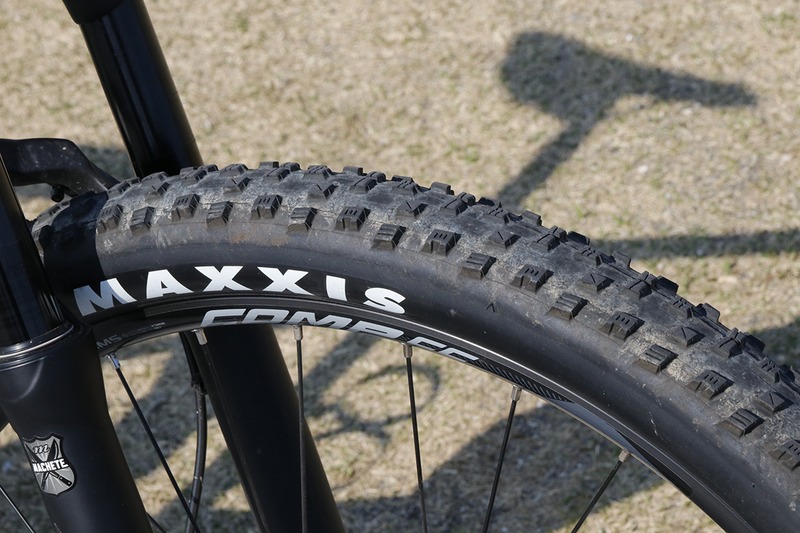 オフロードタイヤを装着していてもe-bikeならヒルクライムはラクラク