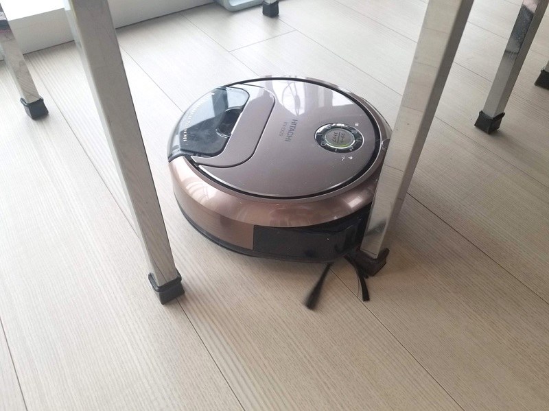 脚の多いテーブル下も迷わず掃除