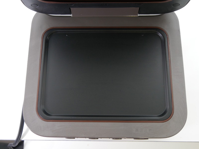 パンを置く下のプレート