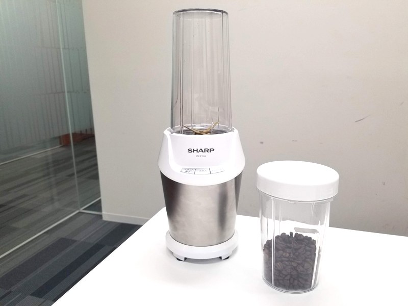 コンパクトパワーブレンダー EM-P10A