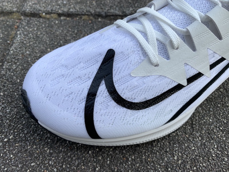 ラスト(木型)は日本人の足にピッタリとフィットする形状。アッパーは柔軟な素材で優しいフィット感