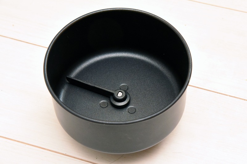 パンの食材を捏ねて混ぜる付属のパンボウル。付属のパンボウルは0.5kg用で、別売りで1kgのパンボウルも用意される