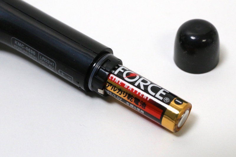 電源は単4形アルカリ乾電池1本(別売)