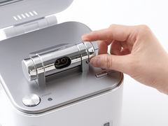 ツインバード、ダブルスチームでデコルテまで潤す「フェイススチーマー