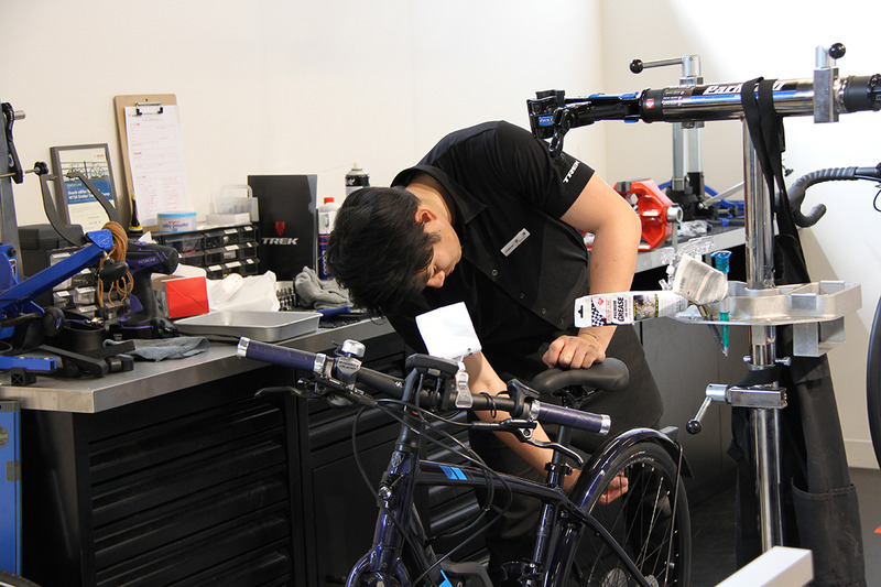 自転車の点検・調整も含めて様々な相談に乗ってくれる