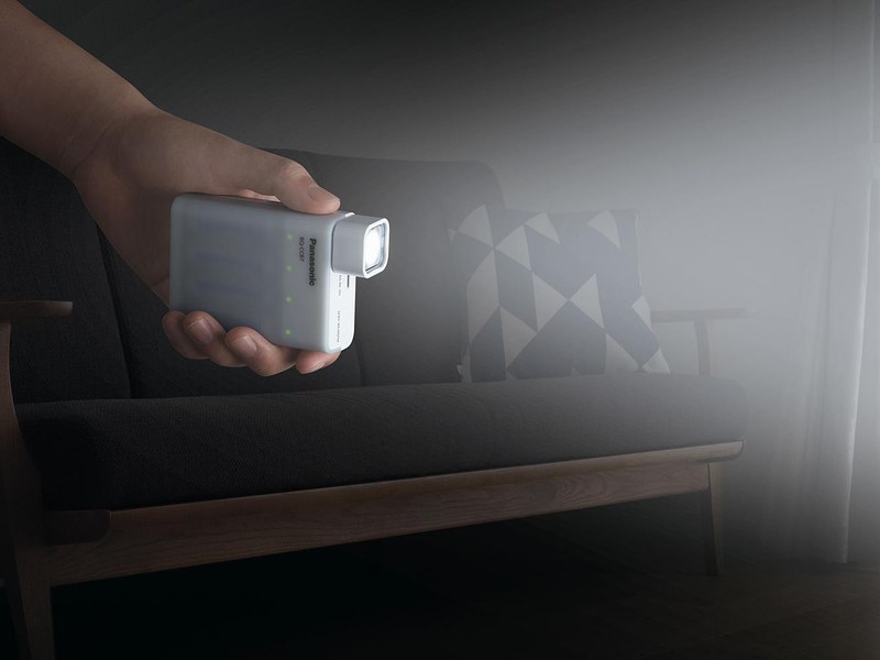 付属のアタッチメントを付けるとLEDライトとしても使える