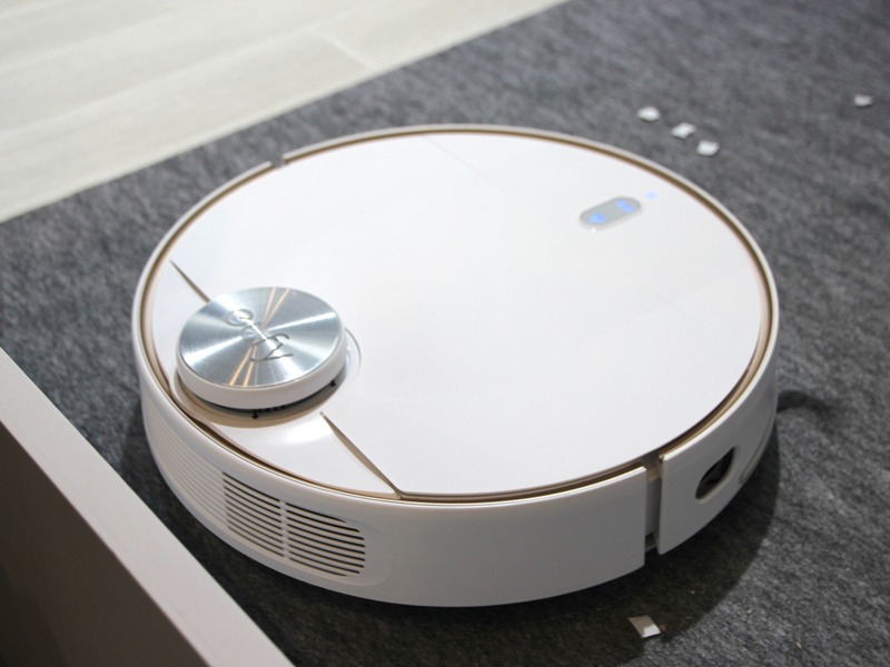 ロボット掃除機「RoboVac L70 Hybrid」