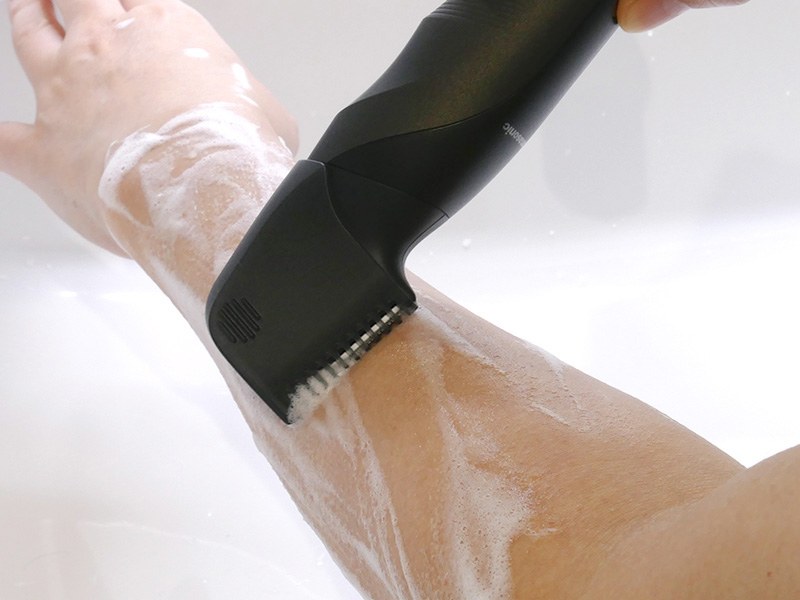 ウェット剃りにも対応しているので、洗面所やお風呂でも利用できる