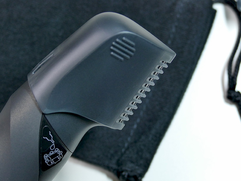 使い終わったら刃を守るために肌ガードアタッチメントを装着しておく