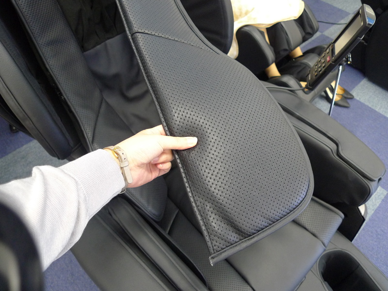 ヒーターの入ったパッドは、背中に当てるかお腹に当てるか選べる