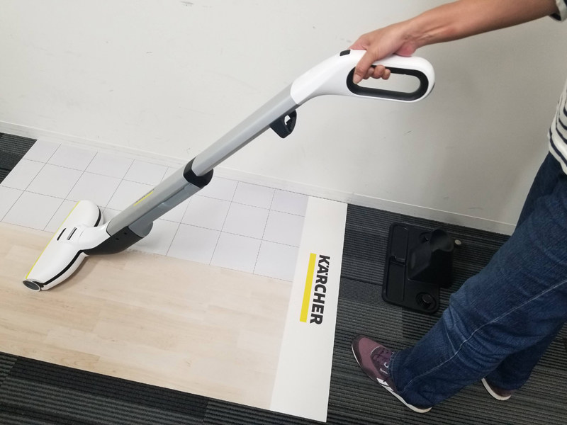 絵の具は広がらずに汚水タンクへ回収される