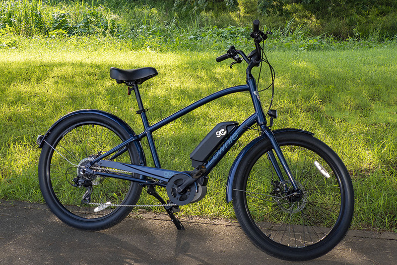 けっこう「ユルめ」の外観ながら、スムーズなアシストの力もあって、フツーに速いe-bikeという印象です。見た目はユルく、乗った姿勢がラクで、頑張って走っている感覚はないんですが、でもけっこう速い。ちょっと不思議なe-bikeです