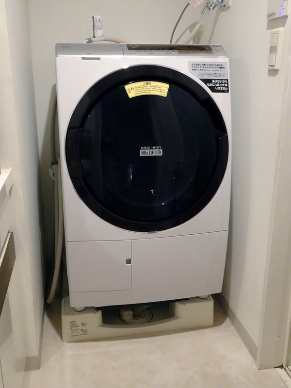 ドラム式洗濯乾燥機「ビッグドラム BD-SX110C」。スッキリとしたシンプルで落ち着いたデザインで、どんなサニタリー空間にも違和感なく調和するはず