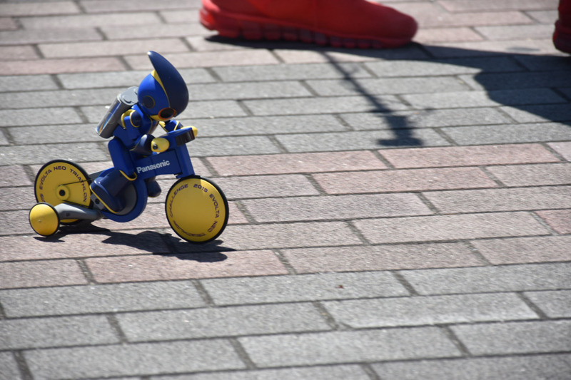 お台場海浜公園駅と東京テレポート駅を結ぶ東京テレポートブリッジなども通っていった