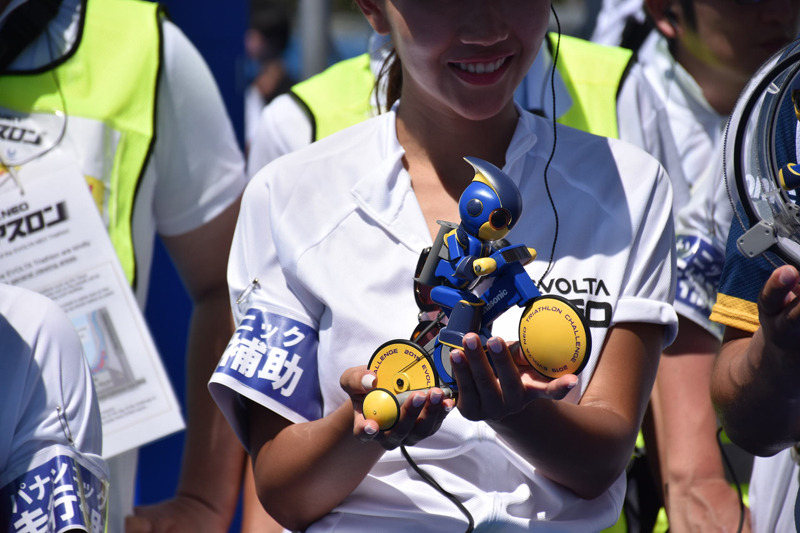 4kmをバイクで走破したエボルタNEOくん