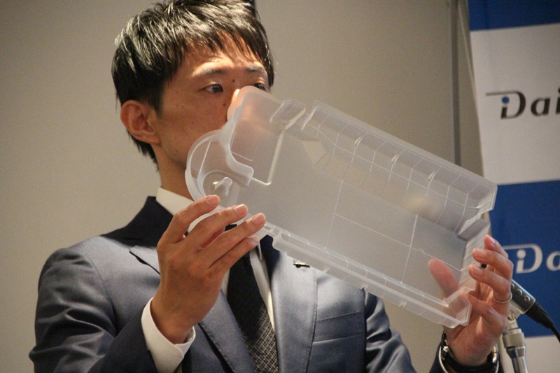 取替えトレイカバーを外したところ。交換頻度は1シーズンごと