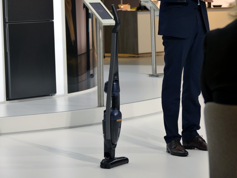 スタンドなしで自立する