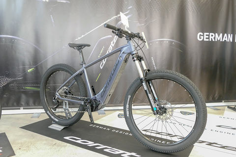 コラテック、クロスバイクe-bikeとハードテイルe-MTBを発表 - 家電 Watch