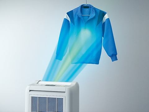 部屋干しの乾き残りを見つけると集中乾燥! 三菱の衣類乾燥除湿機が約3