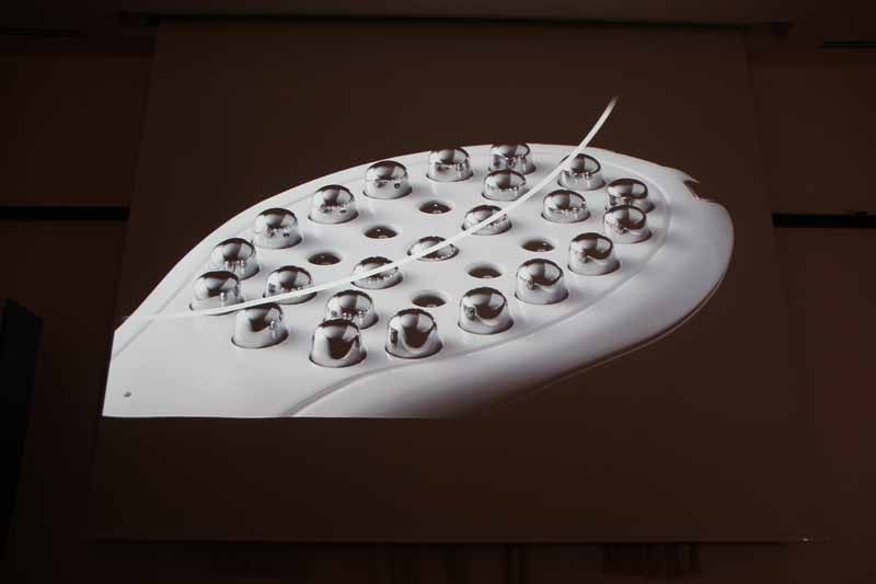 高低差のある針であらゆる部位にフィット