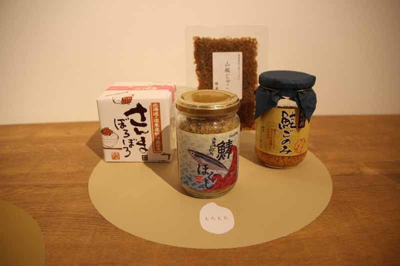 「アコメヤの鯖缶 若狭五徳みそ」はもちもちごはんと食べるとおいしかった