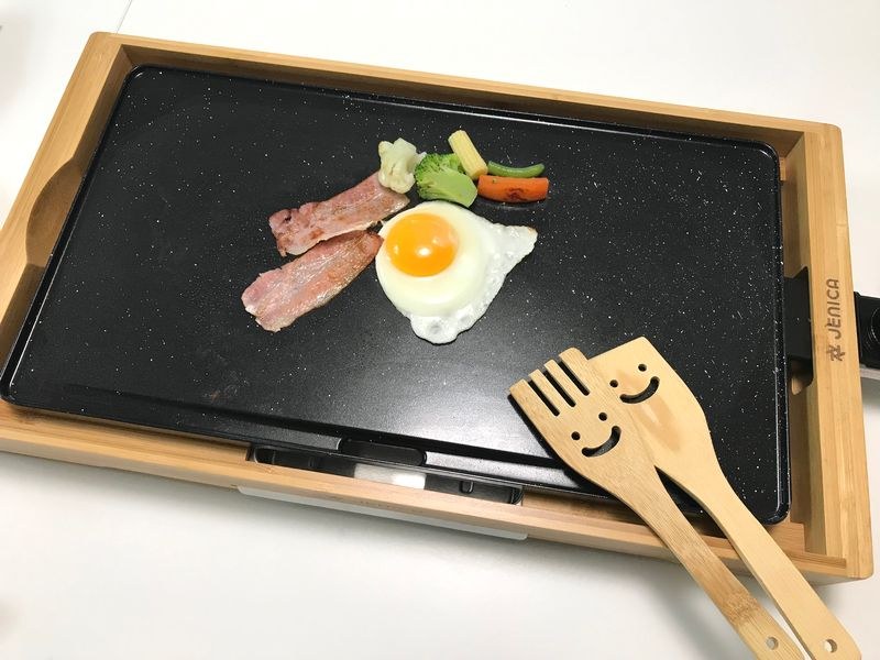 「JENICA セラミックグリルプレート」価格：3,980円(税抜)