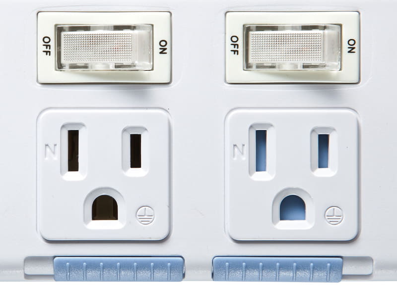 差込口はホコリ防止シャッター付き