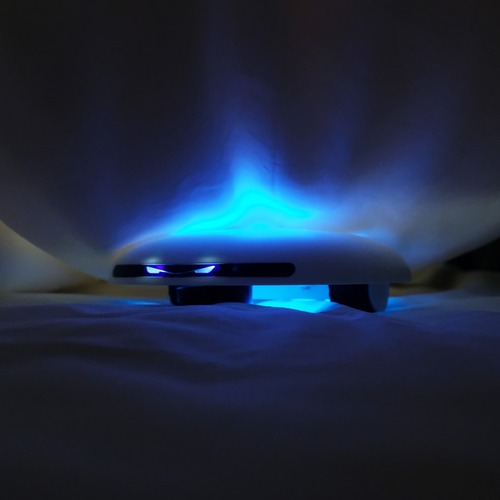 布団の中にもぐり込んで走行し、UV-Cを照射して除菌