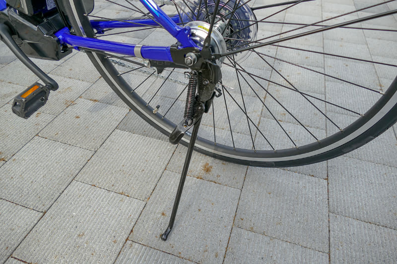 フェンダーやスタンドなどを標準装備