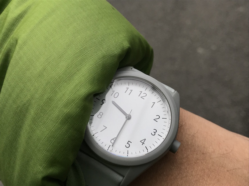 スーツよりもダウンジャケットの方が似合う気がする