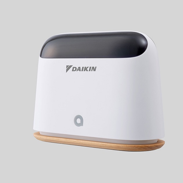 IAQセンサー&AIコントローラー「Beside」。温湿度/CO<span class="em sub">2</span>センサーなどを搭載し、専用アプリで室内の快適度をフィードバックすることで、エアコンをユーザー好みに運転させられるスマートリモコン
